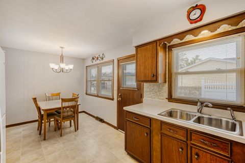 Tiny photo for 602 E Weathersfield Way, Schaumburg, IL 60193 (MLS # 12589465)