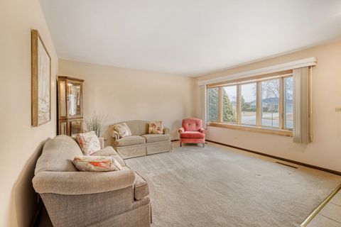 Tiny photo for 602 E Weathersfield Way, Schaumburg, IL 60193 (MLS # 12589465)