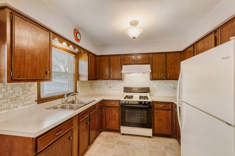 Tiny photo for 602 E Weathersfield Way, Schaumburg, IL 60193 (MLS # 12589465)