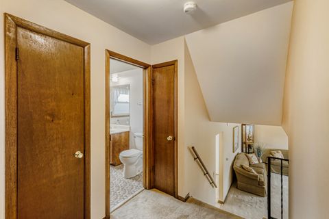Tiny photo for 602 E Weathersfield Way, Schaumburg, IL 60193 (MLS # 12589465)