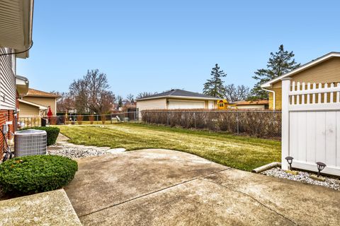 Tiny photo for 602 E Weathersfield Way, Schaumburg, IL 60193 (MLS # 12589465)