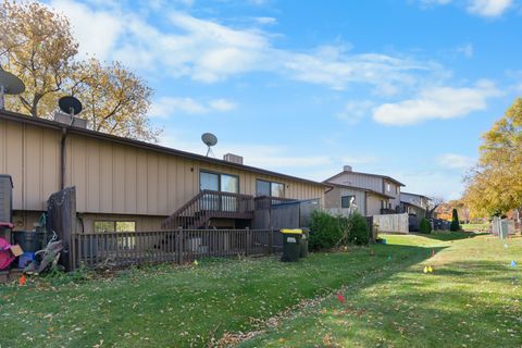 Tiny photo for 532 E Devon Avenue, Roselle, IL 60172 (MLS # 12509604)