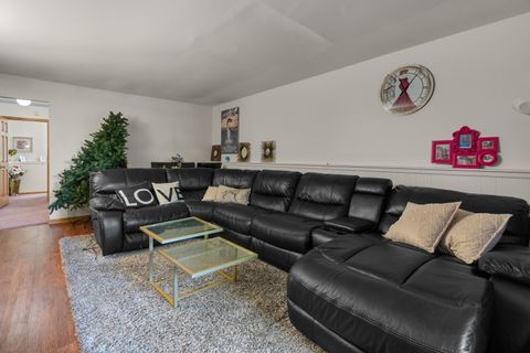 Tiny photo for 532 E Devon Avenue, Roselle, IL 60172 (MLS # 12509604)