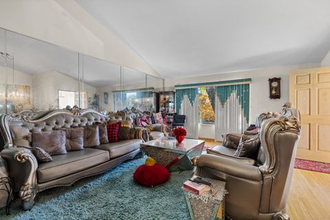 Tiny photo for 532 E Devon Avenue, Roselle, IL 60172 (MLS # 12509604)