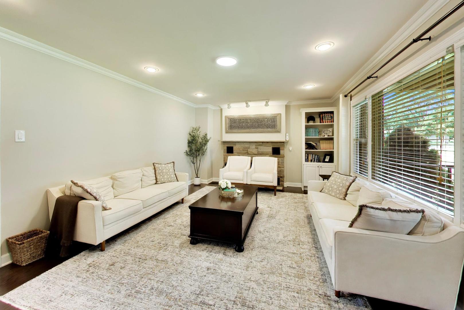 341 W Morris Avenue