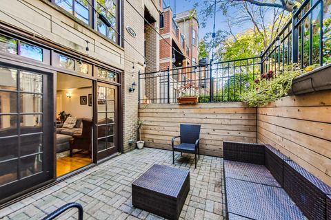 Tiny photo for 1429 W Henderson Street #1, Chicago, IL 60657 (MLS # 12491723)