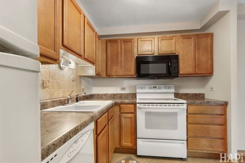 Tiny photo for 1840 Huntington Boulevard #415, Hoffman Estates, IL 60194 (MLS # 12485973)
