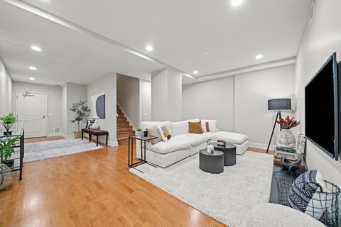 Tiny photo for 850 N Lake Shore Drive #204, Chicago, IL 60611 (MLS # 12573124)