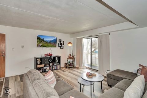 Tiny photo for 7140 166th Street #201, Tinley Park, IL 60477 (MLS # 12611326)