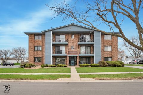 Photo of 7140 166th Street #201, Tinley Park, IL 60477 (MLS # 12611326)