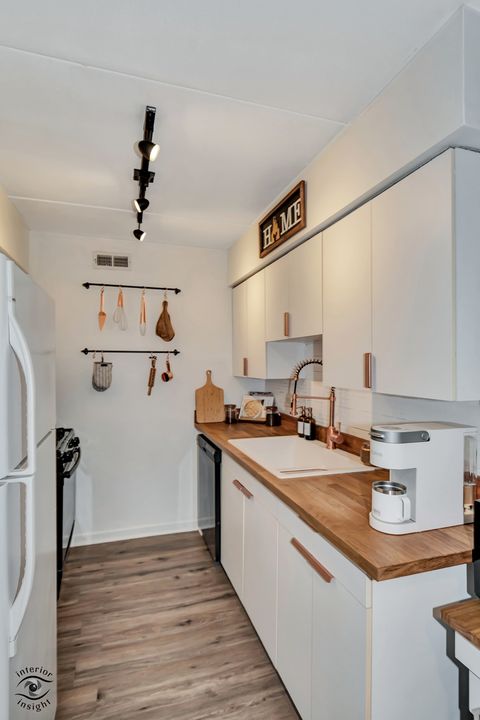 Tiny photo for 7140 166th Street #201, Tinley Park, IL 60477 (MLS # 12611326)