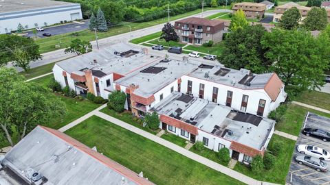 Tiny photo for 743 E Fullerton Avenue #105, Glendale Heights, IL 60139 (MLS # 12606044)