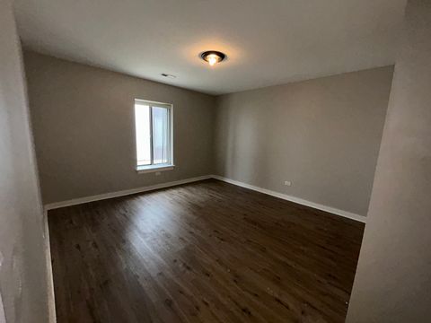 Tiny photo for 743 E Fullerton Avenue #105, Glendale Heights, IL 60139 (MLS # 12606044)