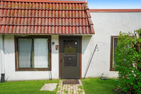 Tiny photo for 743 E Fullerton Avenue #105, Glendale Heights, IL 60139 (MLS # 12606044)