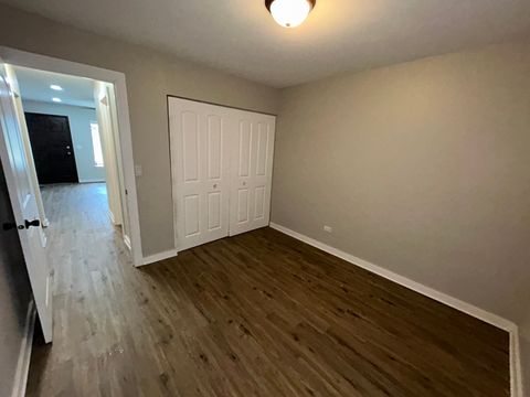 Tiny photo for 743 E Fullerton Avenue #105, Glendale Heights, IL 60139 (MLS # 12606044)