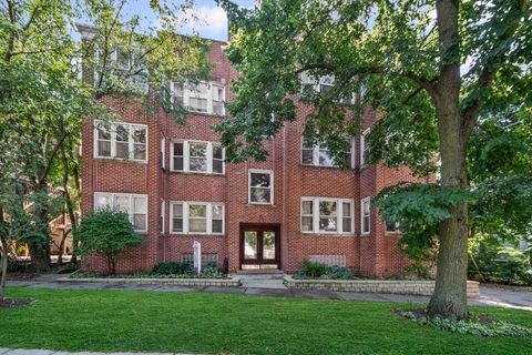 Photo of 1114 Main Street #1W, Evanston, IL 60202 (MLS # 12278071)