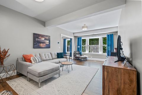 Tiny photo for 1114 Main Street #1W, Evanston, IL 60202 (MLS # 12278071)