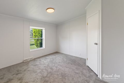 Tiny photo for 10868 E Le Claire Street, Grant Park, IL 60940 (MLS # 12482372)