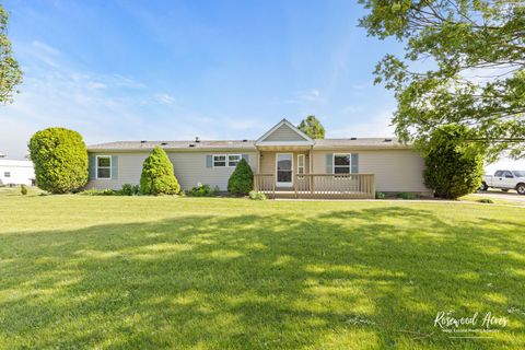 Photo of 10868 E Le Claire Street, Grant Park, IL 60940 (MLS # 12482372)