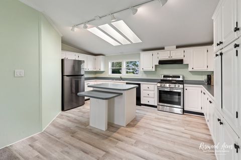 Tiny photo for 10868 E Le Claire Street, Grant Park, IL 60940 (MLS # 12482372)