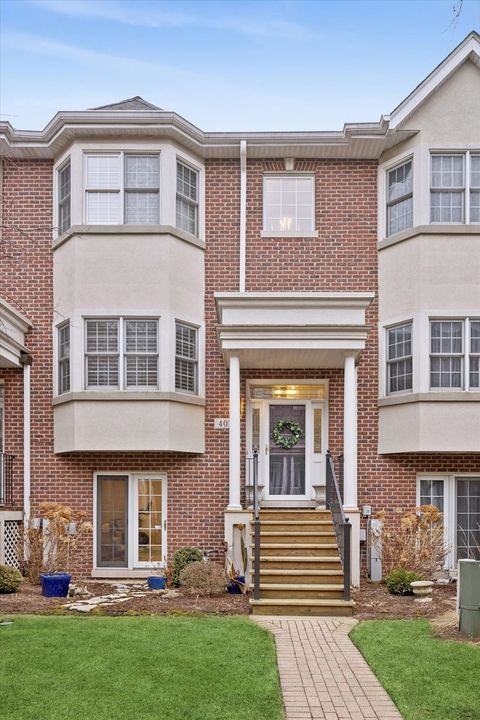 Photo of 407 W Hillgrove Avenue, La Grange, IL 60525 (MLS # 12577455)