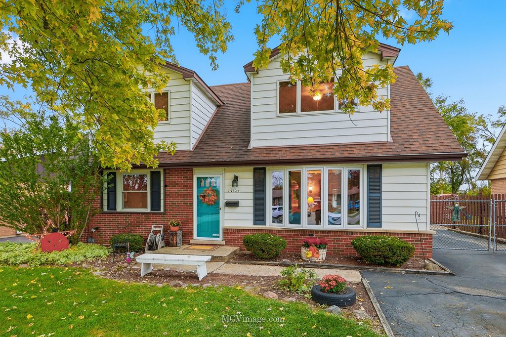 Photo for 13125 E Playfield Drive, Crestwood, IL 60418 (MLS # 12506247)