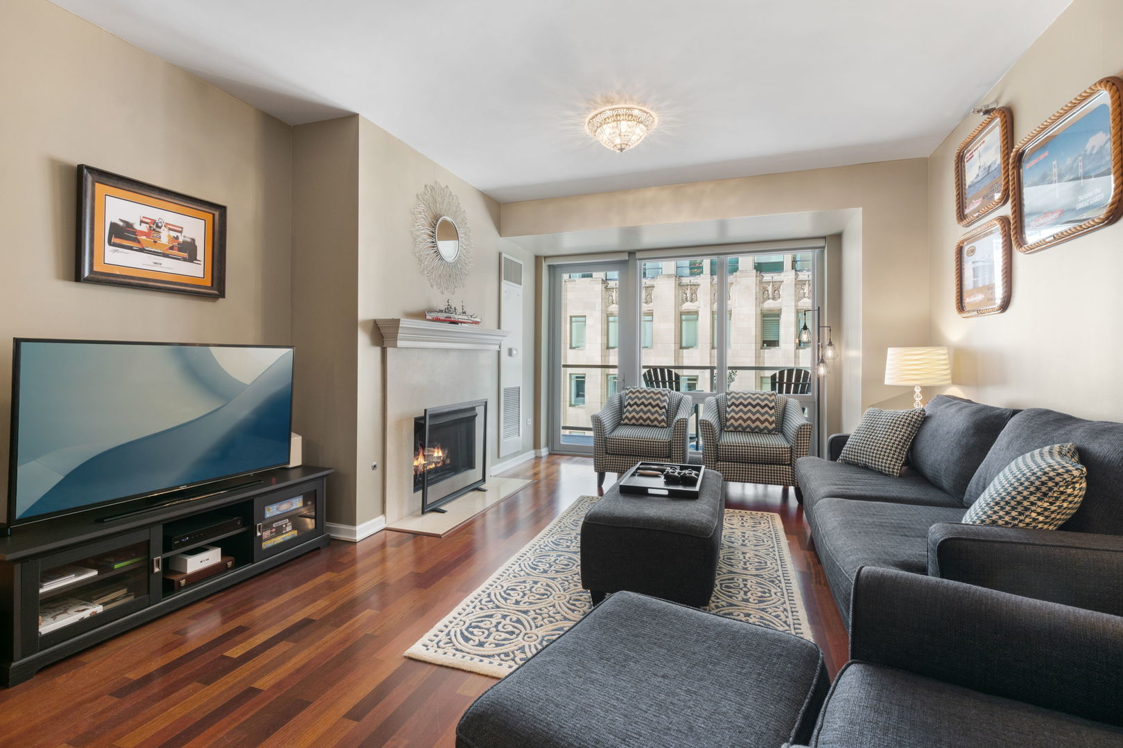 160 E Illinois Street 1002