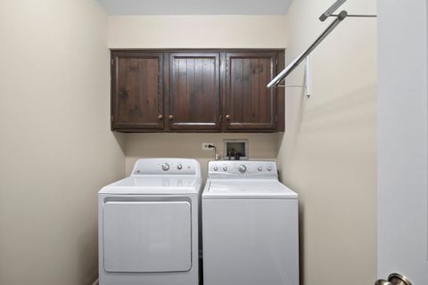 Tiny photo for 1220 Rudolph Road #1B, Northbrook, IL 60062 (MLS # 12552529)