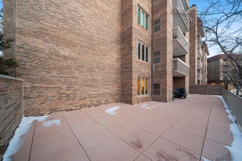 Tiny photo for 1220 Rudolph Road #1B, Northbrook, IL 60062 (MLS # 12552529)