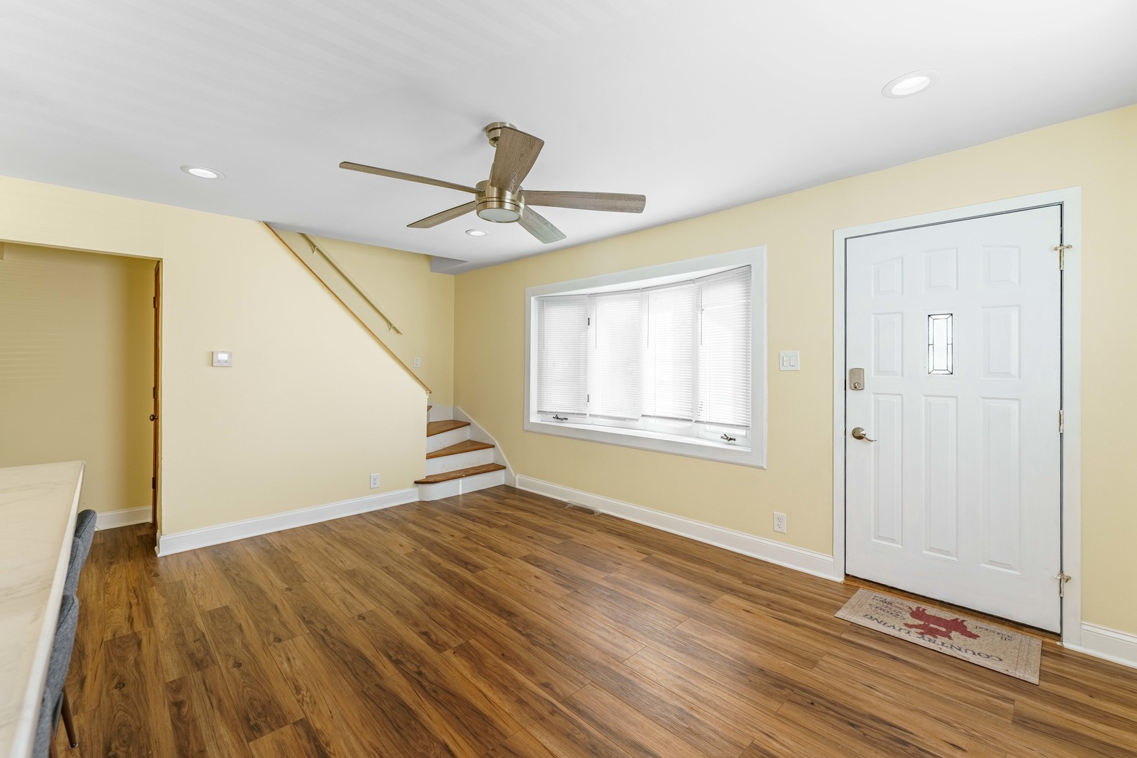 5852 W 81st Place