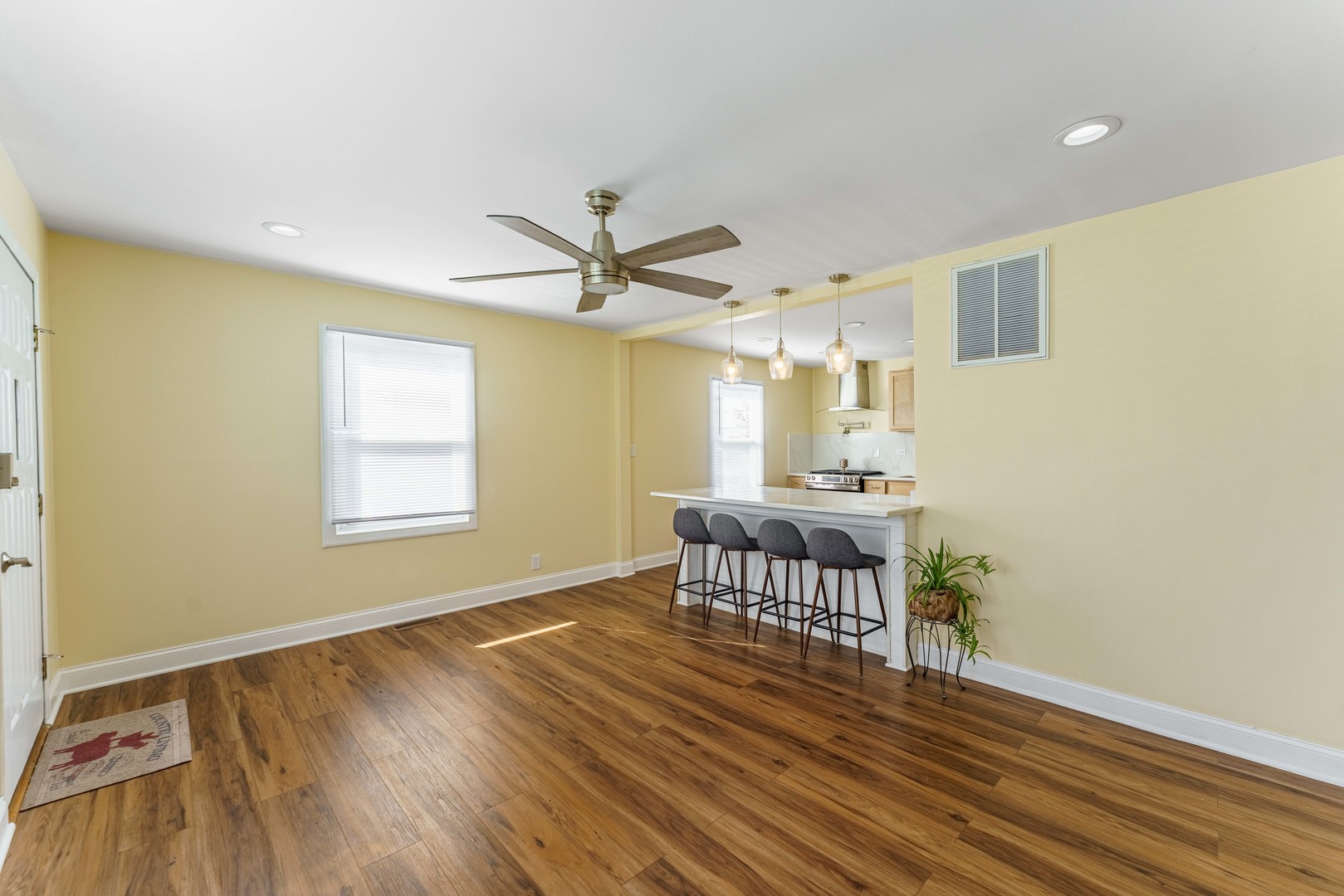 5852 W 81st Place