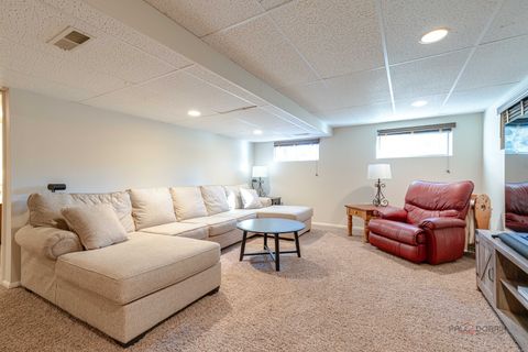 Tiny photo for 331 E Winchester Road, Libertyville, IL 60048 (MLS # 12569980)