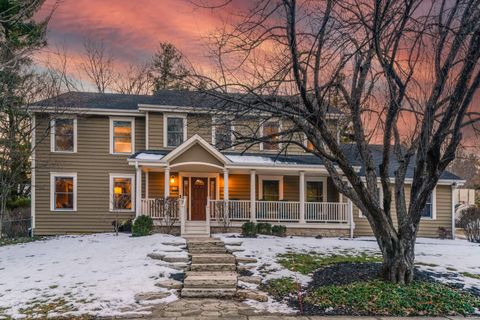 Tiny photo for 331 E Winchester Road, Libertyville, IL 60048 (MLS # 12569980)