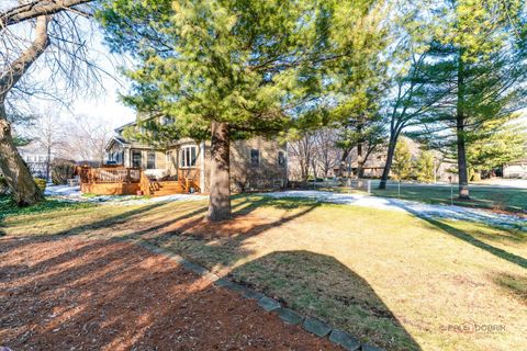 Tiny photo for 331 E Winchester Road, Libertyville, IL 60048 (MLS # 12569980)