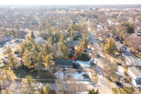 Tiny photo for 331 E Winchester Road, Libertyville, IL 60048 (MLS # 12569980)
