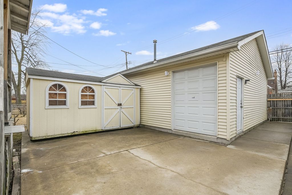 listing image 24