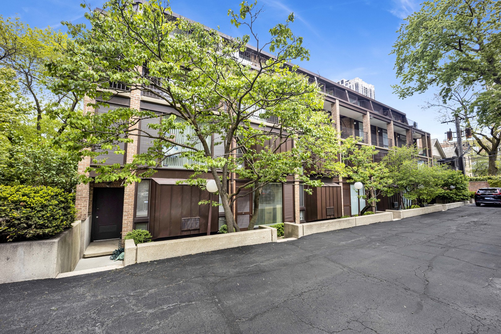 235 W Eugenie Street G10