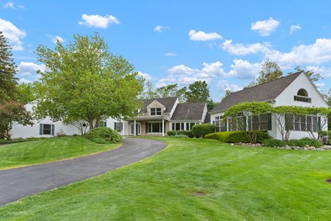 Photo of 110 Inverway, Inverness, IL 60067 (MLS # 12461875) Photo of 110 Inverway, Inverness, IL 60067 (MLS # 12461875)