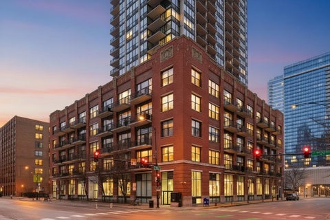 Photo of 210 S Desplaines Street #402, Chicago, IL 60661 (MLS # 12714084)