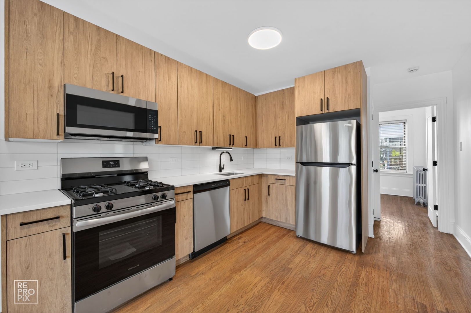 6308 N Artesian Avenue 1