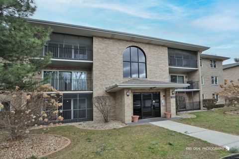 Photo of 4940 134th Court #408, Crestwood, IL 60418 (MLS # 12592803)