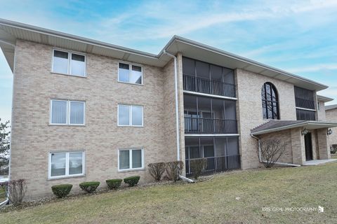 Tiny photo for 4940 134th Court #408, Crestwood, IL 60418 (MLS # 12592803)