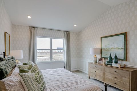 Tiny photo for 548 Endicott Road, South Elgin, IL 60177 (MLS # 12535806)