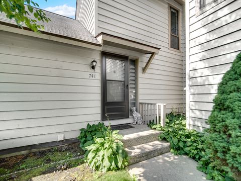 Photo of 741 COLBY Court, Gurnee, IL 60031 (MLS # 12431112)
