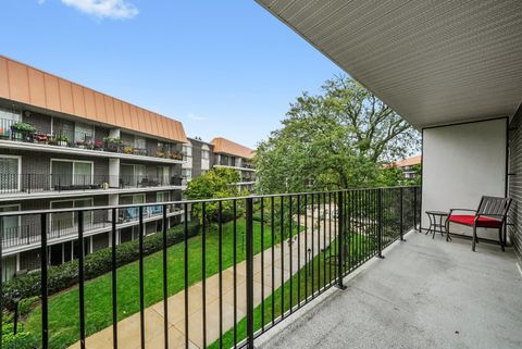 Tiny photo for 9529 Bronx Place #314, Skokie, IL 60077 (MLS # 12497865)
