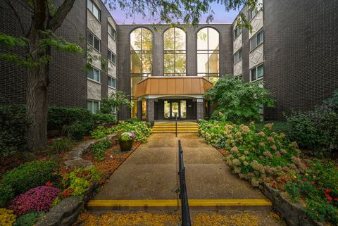 Tiny photo for 9529 Bronx Place #314, Skokie, IL 60077 (MLS # 12497865)