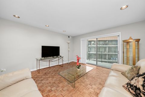 Tiny photo for 9529 Bronx Place #314, Skokie, IL 60077 (MLS # 12497865)