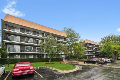Tiny photo for 9529 Bronx Place #314, Skokie, IL 60077 (MLS # 12497865)