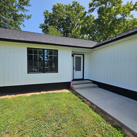 Tiny photo for 900 Oregon Street, Carterville, IL 62918 (MLS # 12692145)