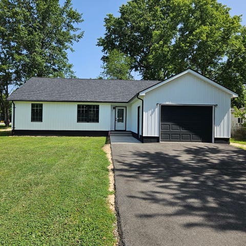 Photo of 900 Oregon Street, Carterville, IL 62918 (MLS # 12692145)